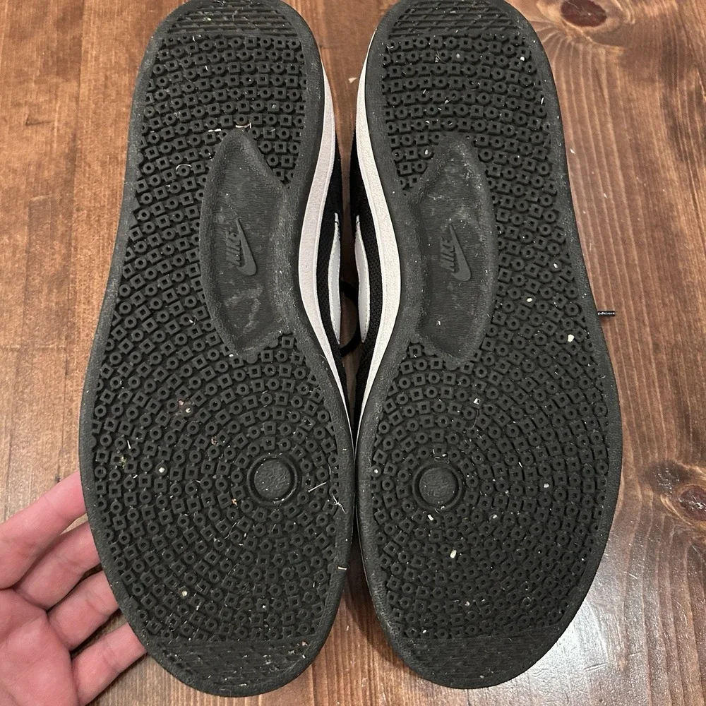 Nike SB Alleyoop Men's Size 10 Black/White Skate Shoes‎ (used)